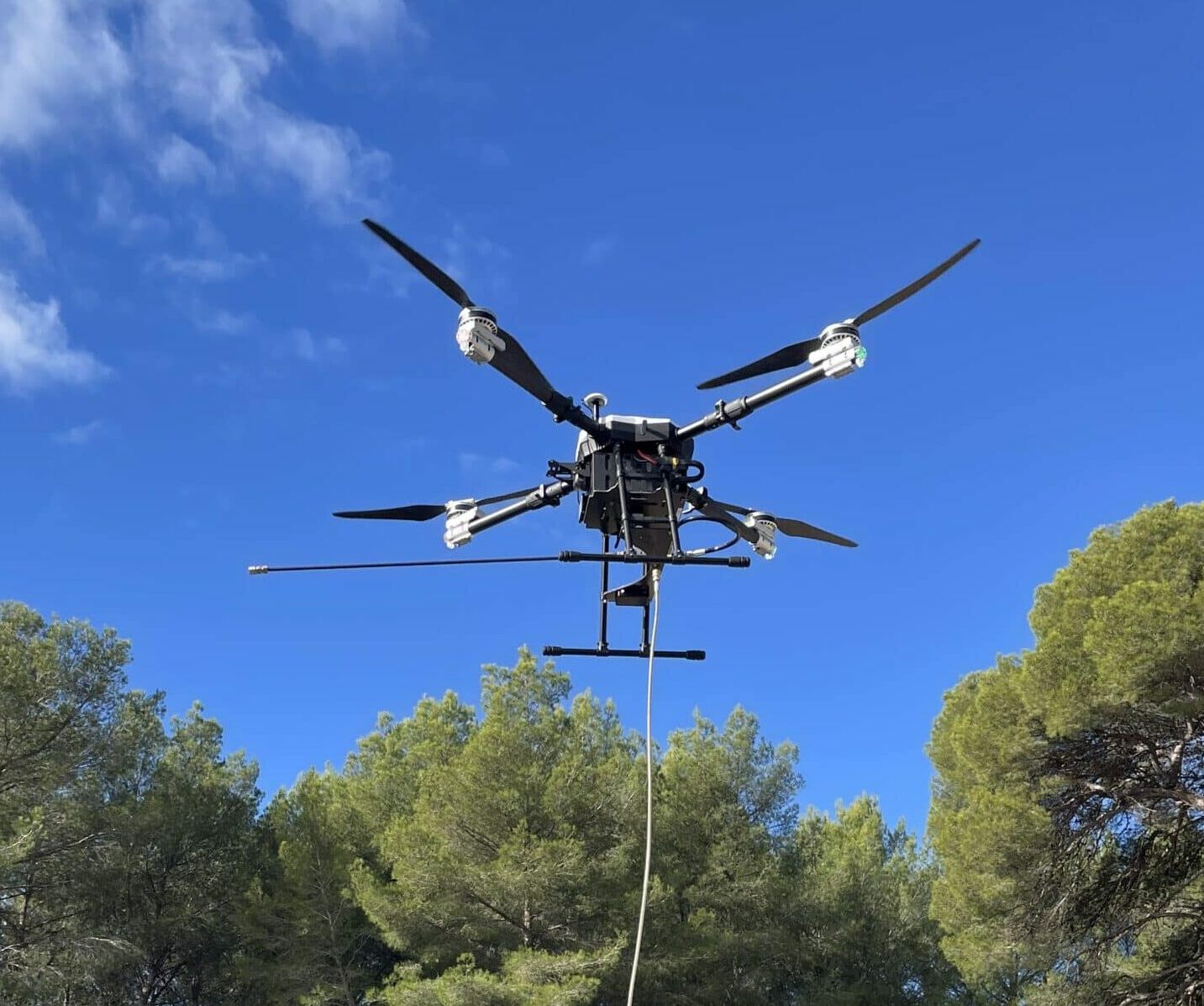 Drone professionnel Aerodronecleaner en vol