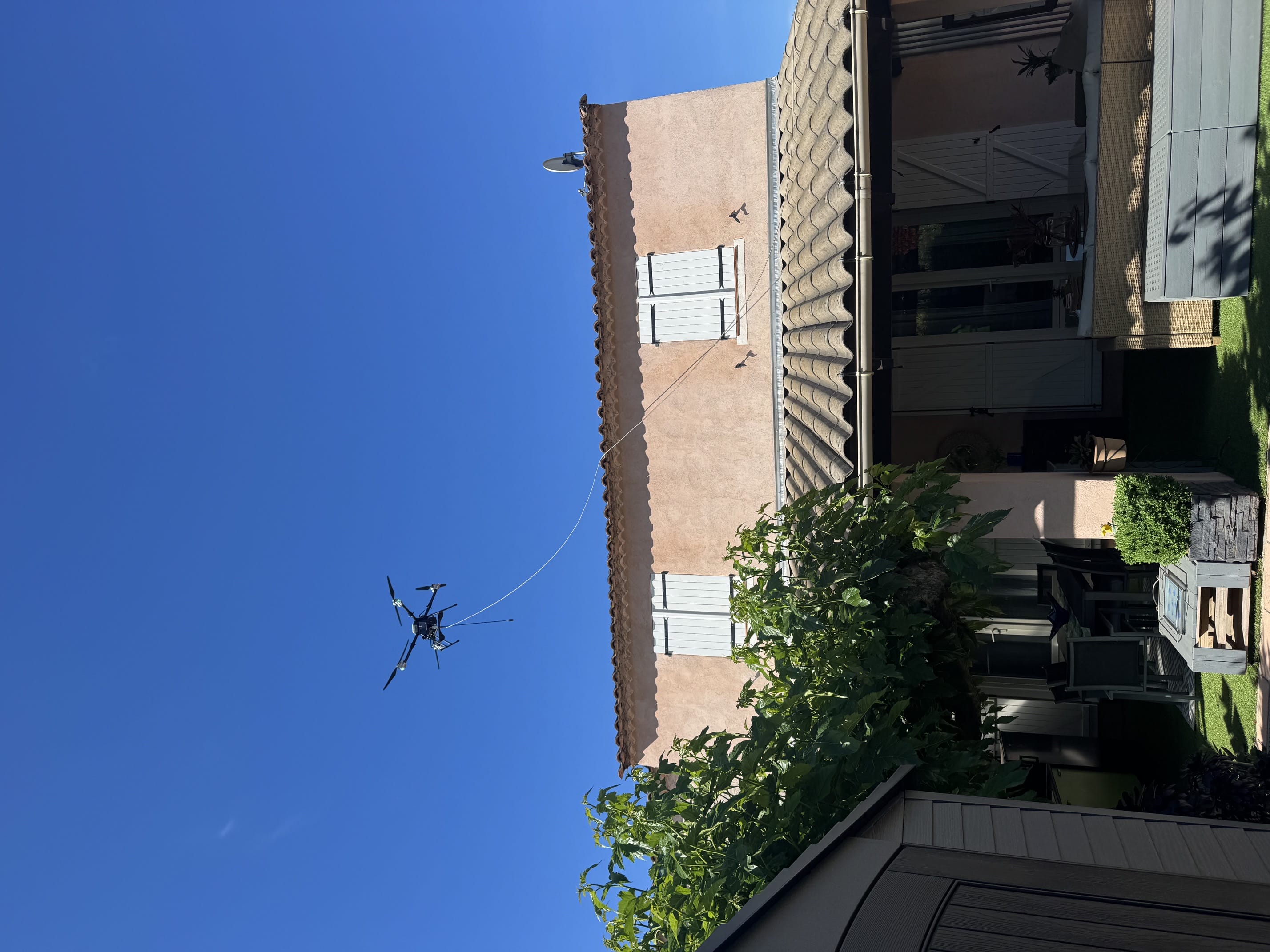 Traitement hydrofuge de toiture par drone à Sanary-sur-Mer